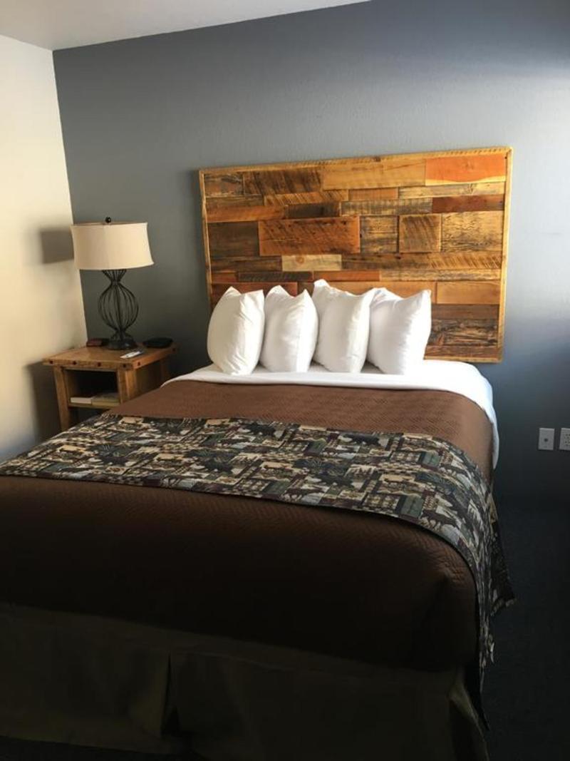 Travelodge By Wyndham Gardiner Yellowstone Park North Entr Exterior foto